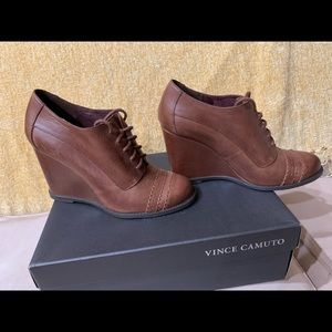 Beautiful wedge shoes .